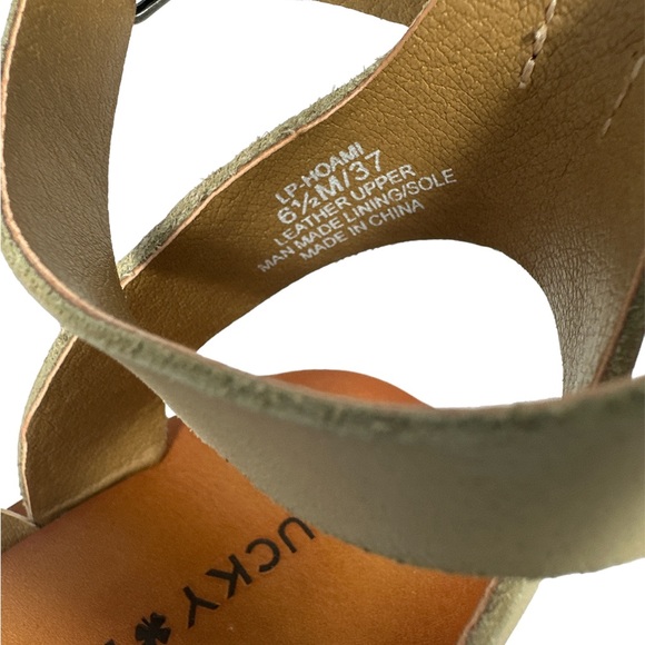 Lucky Brandi Hoami Sandals, Cream Color, Size 6 1/2 - Picture 8 of 8